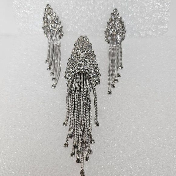 Vintage Silver Tone Crystal Rhinestone Brooch Pin Clip On Earring Set Waterfall - Picture 1 of 14